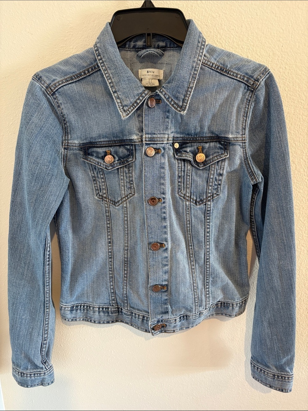 AND NOW THIS Classic Light-wash Blue Denim Jean Jacket with collar and button up - Picture 2 of 4